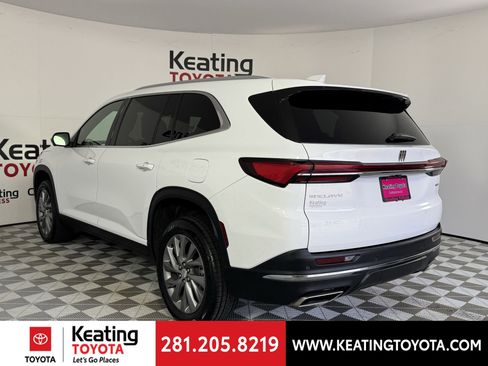 Used 2025 Buick Enclave Preferred image 7