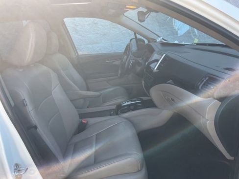 Used 2018 Honda Pilot Touring image 34