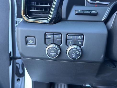 Used 2024 GMC Sierra 1500 AT4 w/ Technology Package image 20