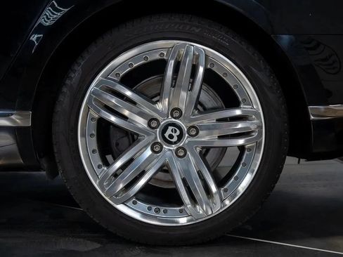 Used 2011 Bentley Mulsanne RWD image 36