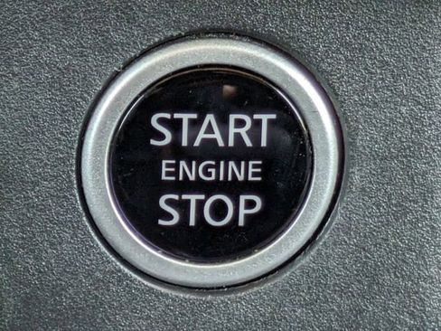 Used 2023 Nissan Rogue SV image 30