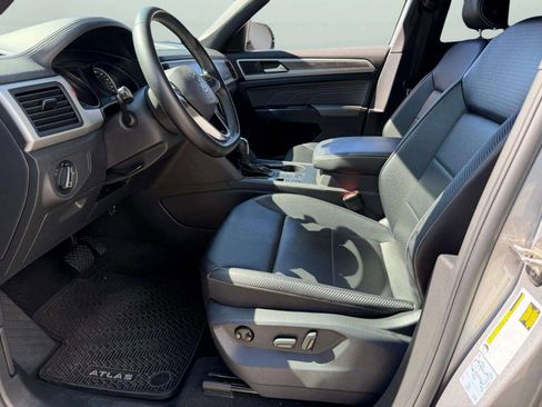 Used 2021 Volkswagen Atlas Cross Sport SE image 15