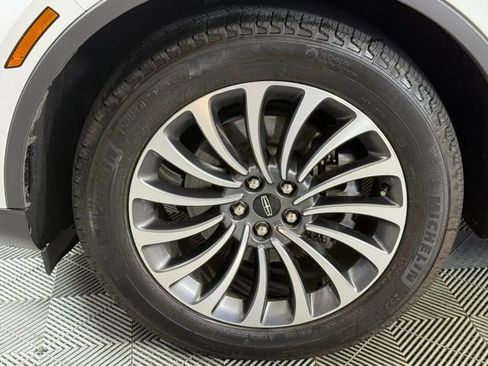 Used 2023 Lincoln Aviator 2WD w/ Premium Package image 11