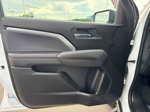 Used 2025 Chevrolet Colorado Z71 image 27