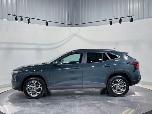 Used 2025 Chevrolet Trax LT w/ Driver Confidence Package FWD image 14