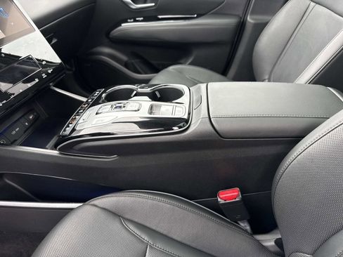 Certified 2023 Hyundai Tucson Limited AWD/4WD image 16