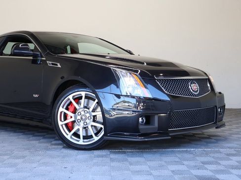 Used 2015 Cadillac CTS V RWD image 3
