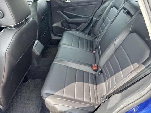 Used 2022 Volkswagen Jetta SE FWD image 6