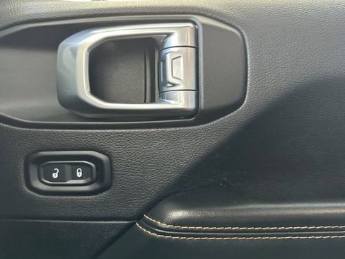 Used 2024 Jeep Wrangler Unlimited Sahara AWD/4WD image 20