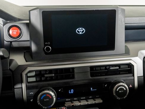 Used 2025 Toyota 4Runner TRD Off-Road image 33