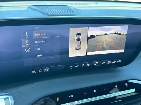 Used 2026 Buick Enclave Avenir AWD/4WD image 16
