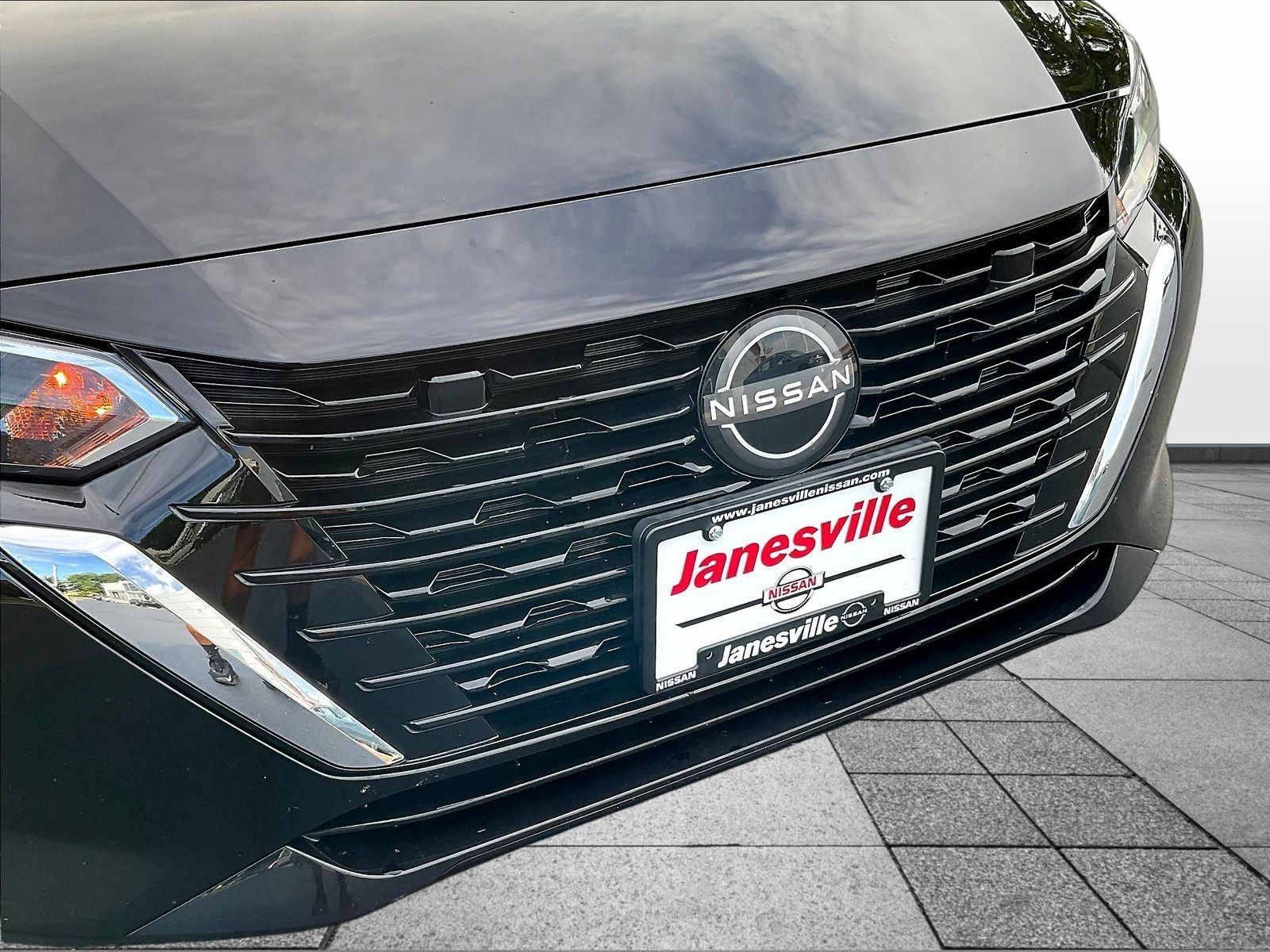Certified 2024 Nissan Sentra SV FWD image 33
