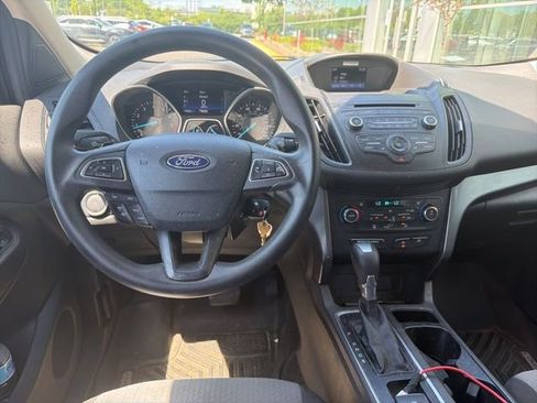 Used 2017 Ford Escape SE FWD image 13