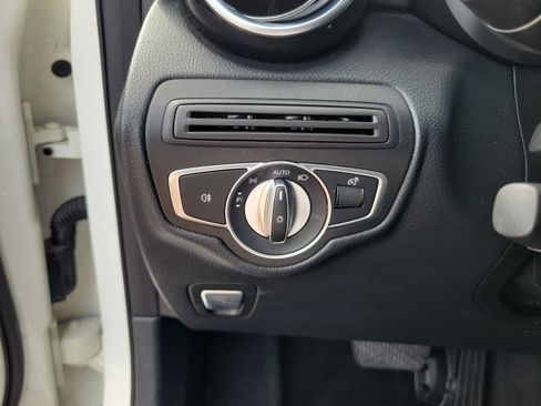 Used 2019 Mercedes-Benz GLC 300 image 17