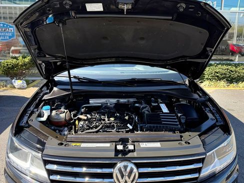Used 2018 Volkswagen Tiguan SE image 37