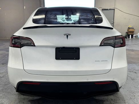 Used 2020 Tesla Model Y Long Range image 3