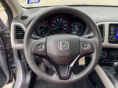 Used 2017 Honda HR-V LX image 10