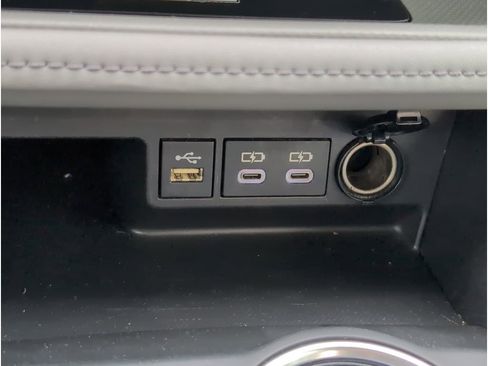 Used 2023 Toyota Highlander XLE image 17