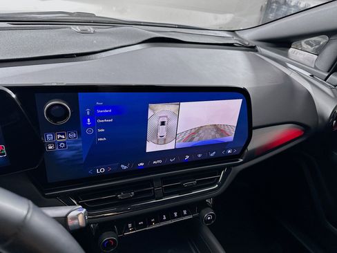 Used 2024 Chevrolet Equinox EV RS image 22