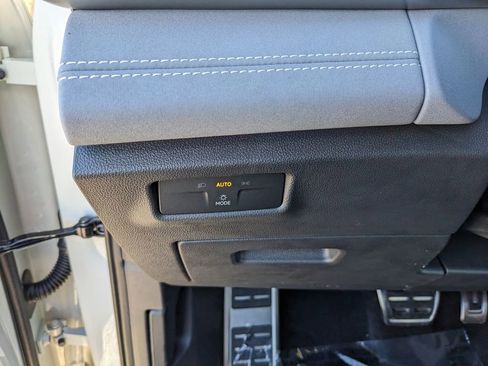 New 2026 Volkswagen Tiguan SE R-Line image 24