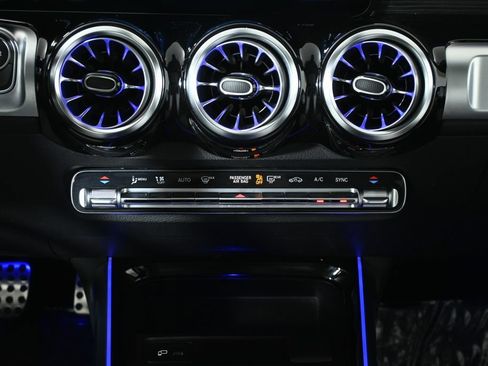 Certified 2022 Mercedes-Benz GLB 250 4MATIC image 24