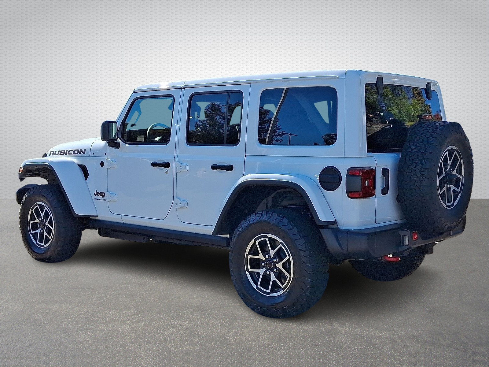 Certified 2026 Jeep Wrangler Unlimited Rubicon w/ Safety Group AWD/4WD image 4
