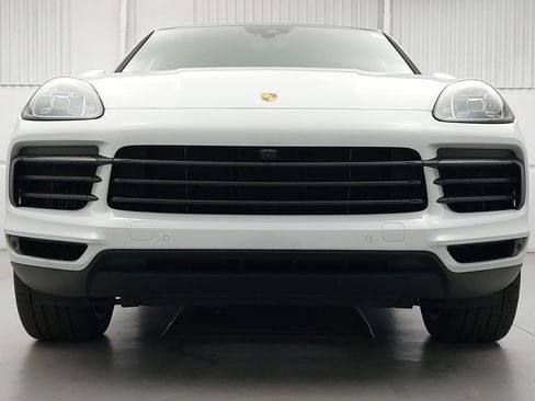 Certified 2023 Porsche Cayenne Platinum Edition AWD/4WD image 10