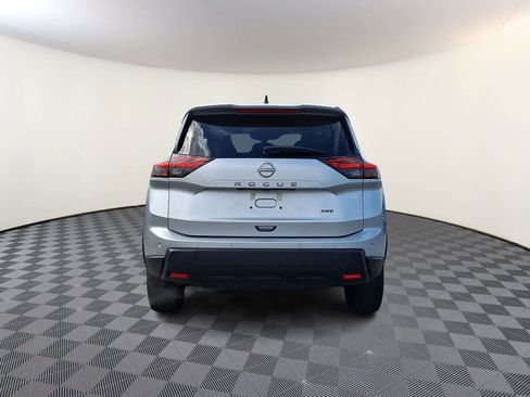 Used 2024 Nissan Rogue S AWD/4WD image 6