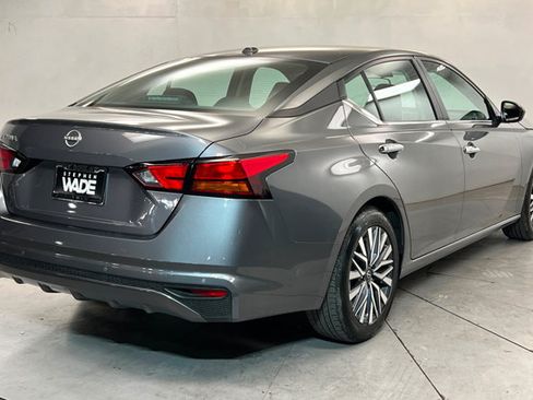 Used 2025 Nissan Altima 2.5 SV FWD image 6