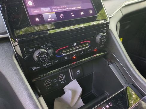 New 2025 Jeep Grand Cherokee Laredo X image 15