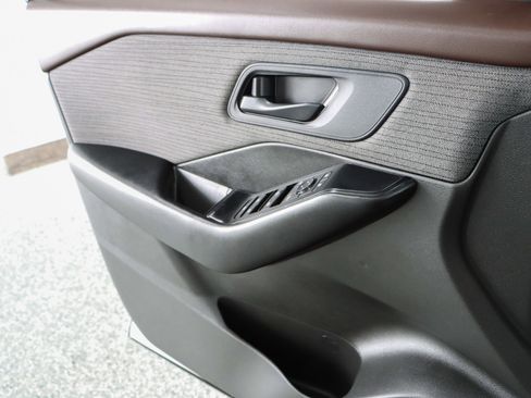 Used 2023 Nissan Rogue S FWD image 21