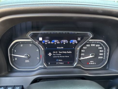 Used 2023 GMC Sierra 3500 Denali w/ Denali Black Diamond Edition image 39