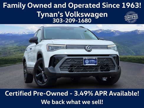 Certified 2025 Volkswagen Taos SE AWD/4WD image 1