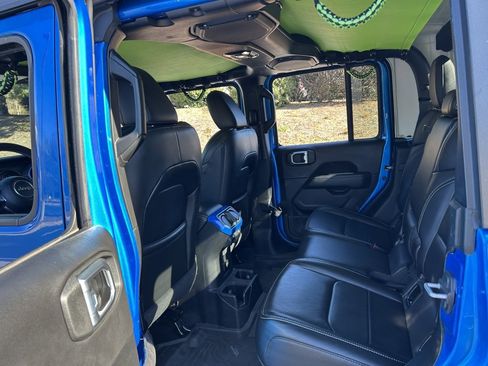 Used 2023 Jeep Gladiator Overland w/ Popular Equipment Package image 46