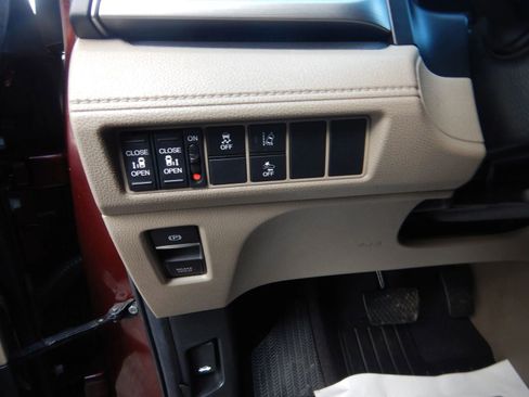 Used 2019 Honda Odyssey EX image 11