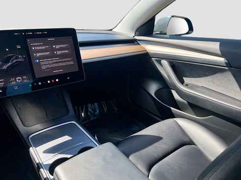 Used 2022 Tesla Model 3 Long Range image 23