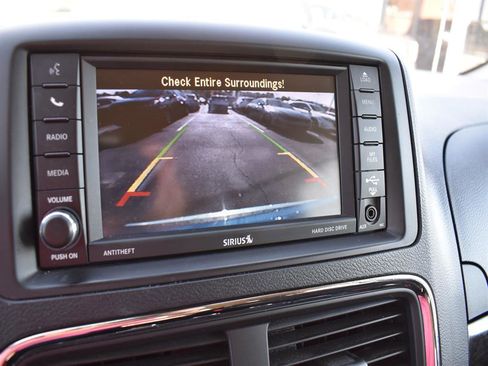 Used 2020 Dodge Grand Caravan SE w/ UConnect Hands-Free Group image 20