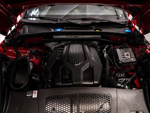 Certified 2025 Porsche Macan image 31