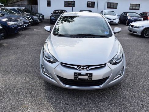 Used 2015 Hyundai Elantra SE w/ Option Group 02 FWD image 9