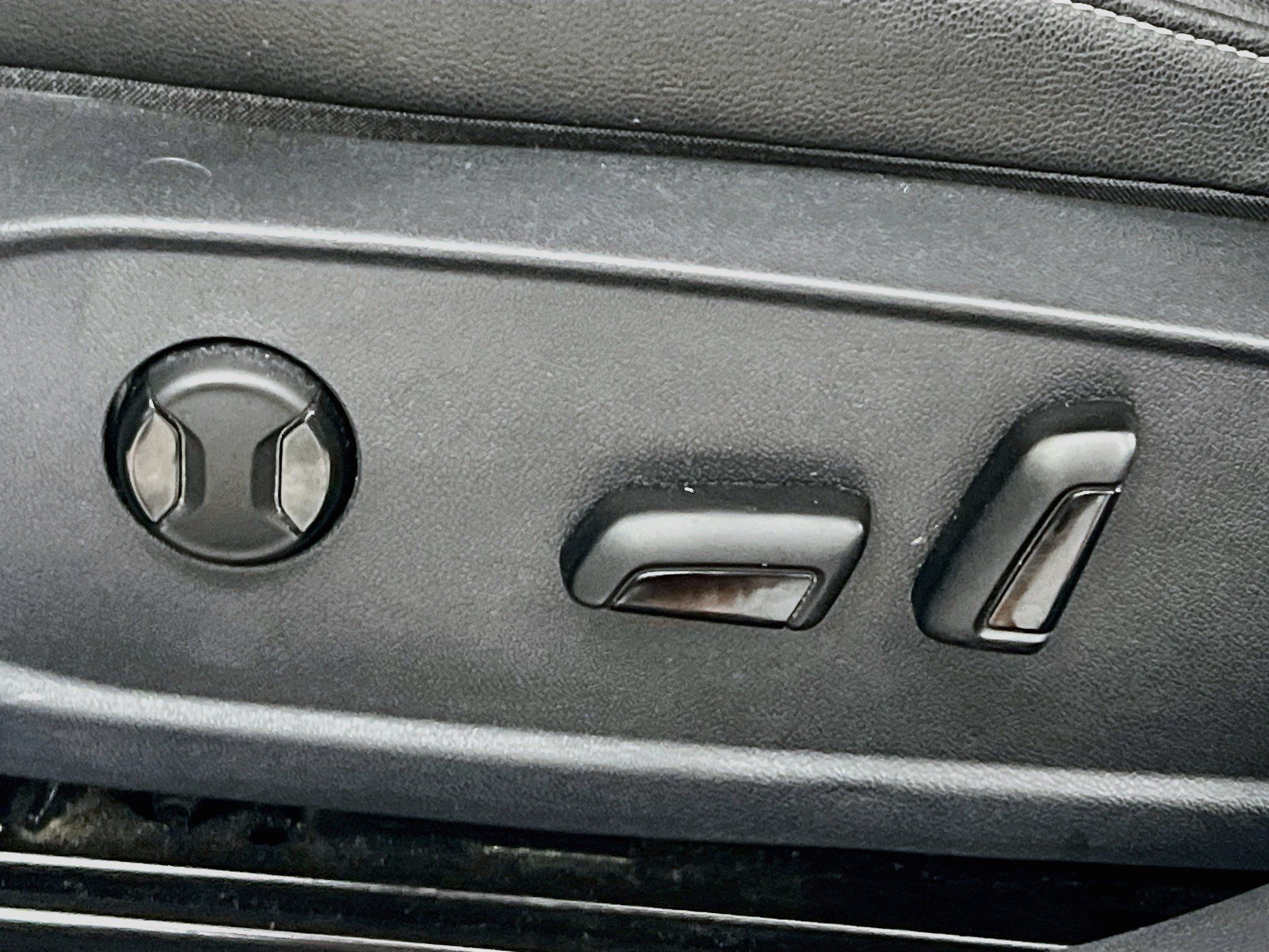 Used 2024 Volkswagen Jetta SE FWD image 15