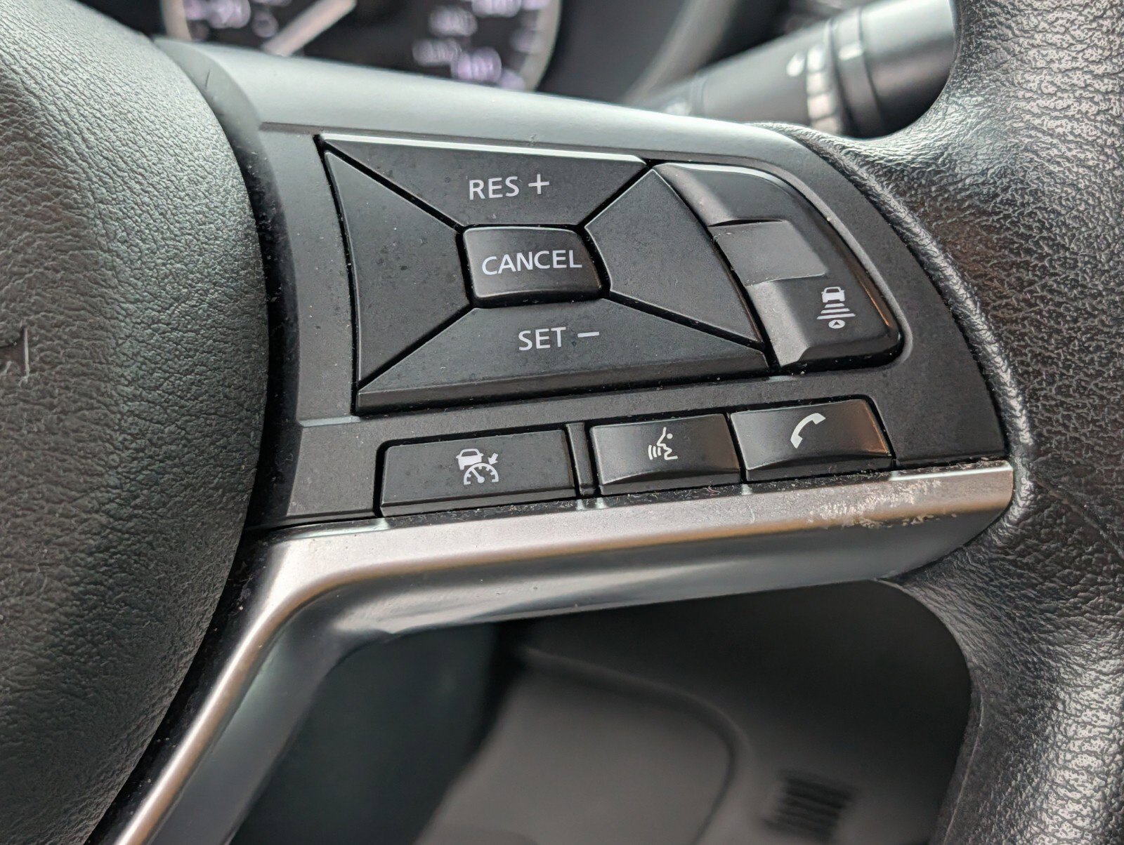 Used 2024 Nissan Sentra SV FWD image 30
