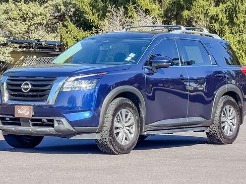 Used 2022 Nissan Pathfinder SL w/ Cargo Package image 9