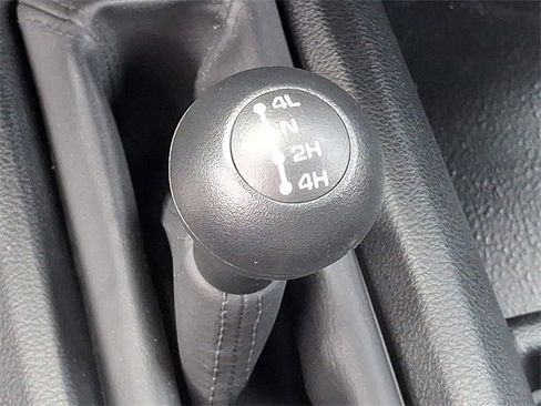 Used 2024 RAM 2500 Tradesman w/ Chrome Appearance Group image 17