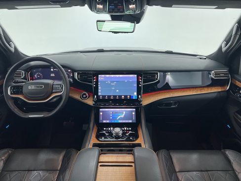 Used 2024 Jeep Grand Wagoneer L Series III image 19