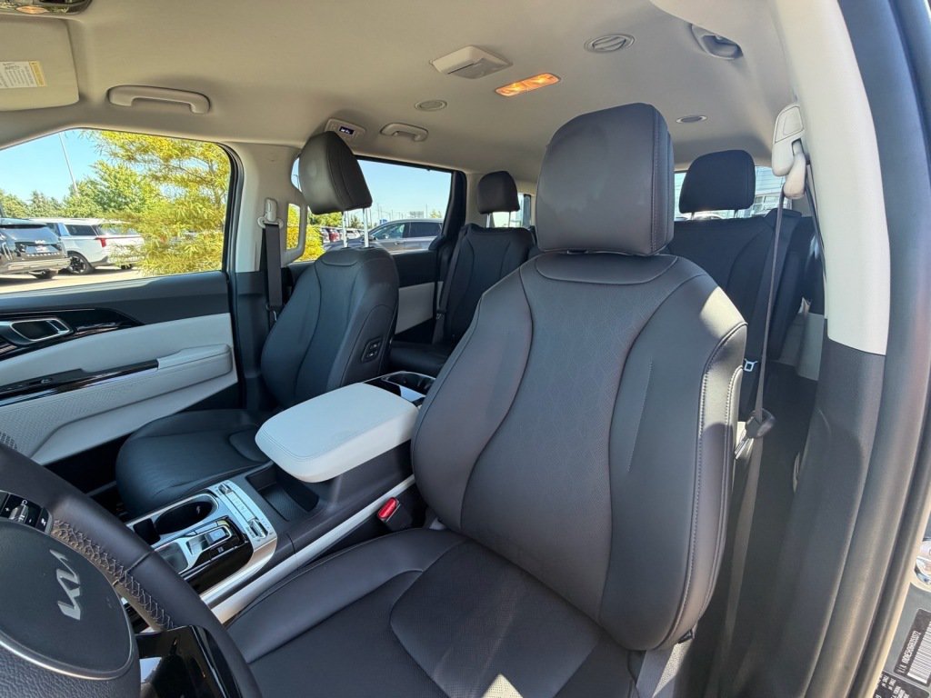 Used 2024 Kia Carnival SX FWD image 12