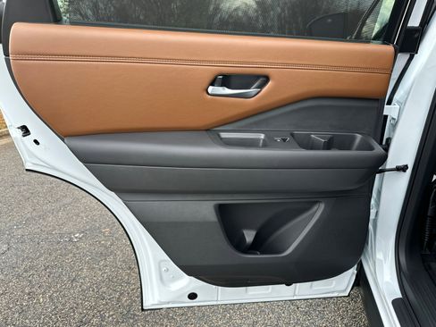 New 2025 Nissan Pathfinder Platinum w/ Cargo Package image 23