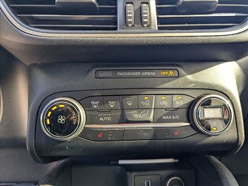 Used 2020 Ford Escape SE image 15