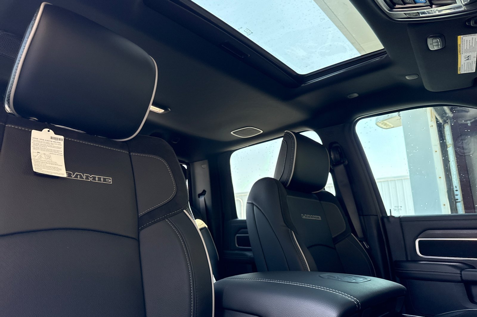 New 2026 RAM 3500 Laramie AWD/4WD image 19