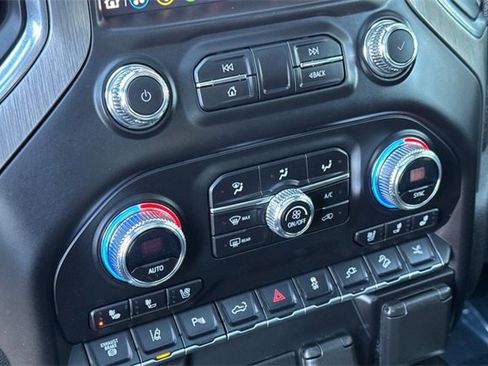 Used 2023 GMC Sierra 3500 Denali w/ Denali Black Diamond Edition image 31