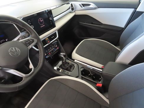 New 2026 Volkswagen Taos SE FWD image 20